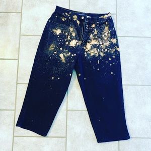 Women’s graffiti capris size 10